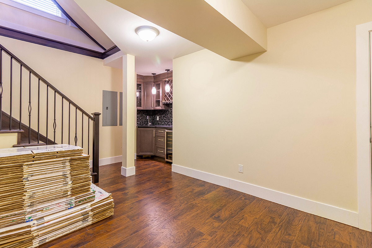1730 Como Lake Avenue, Coquitlam 32