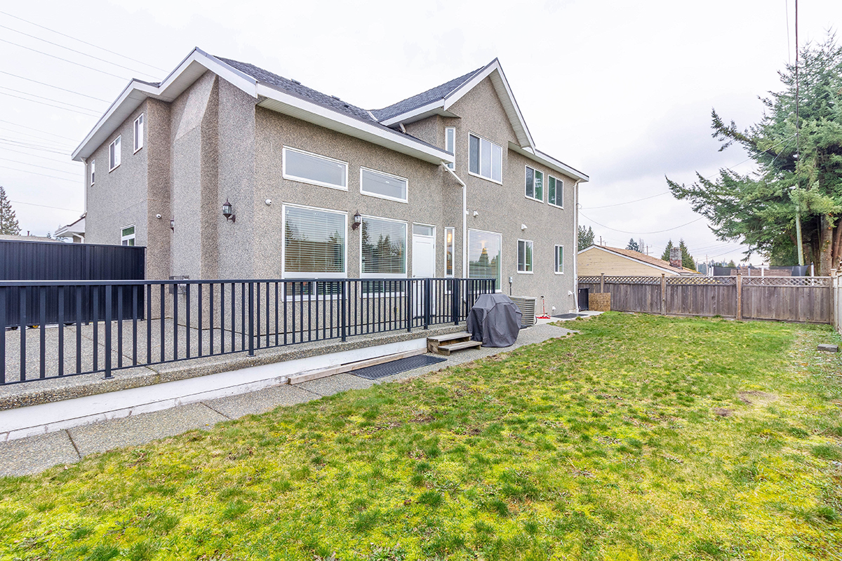 1730 Como Lake Avenue, Coquitlam 37