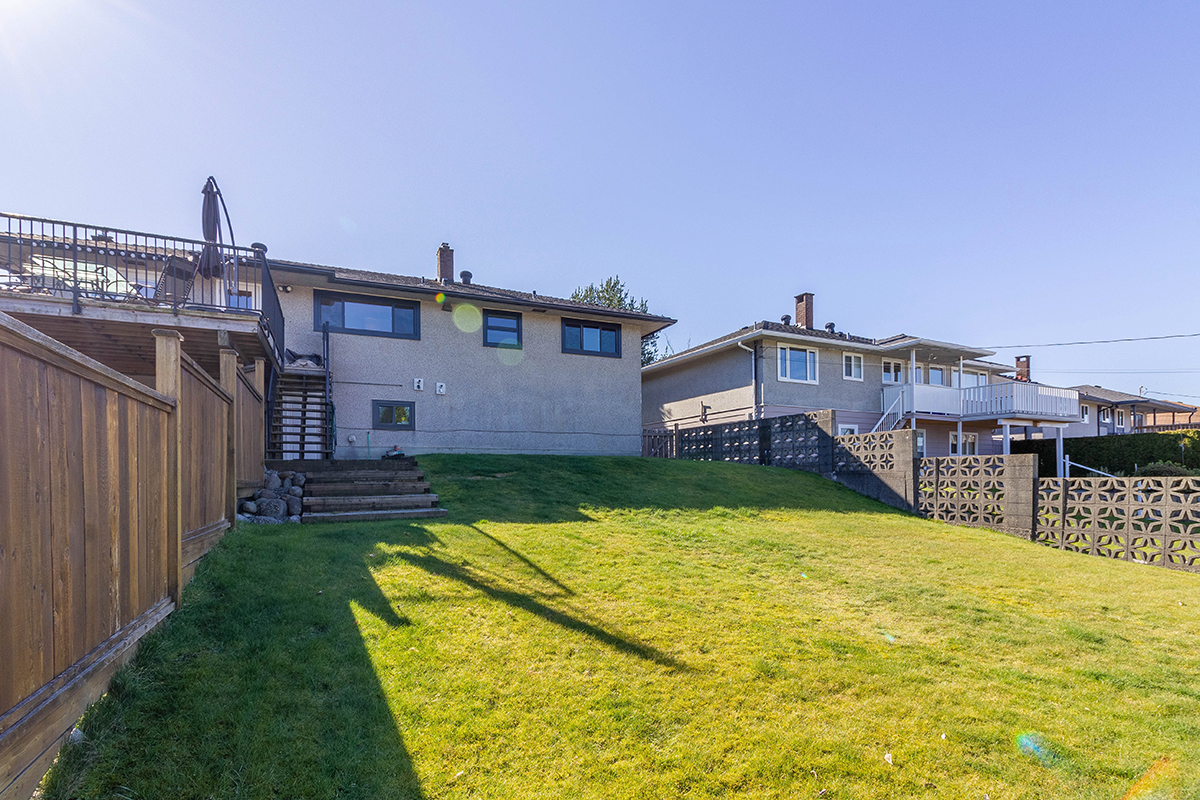 4805 Fairlawn Drive, Burnaby North 35
