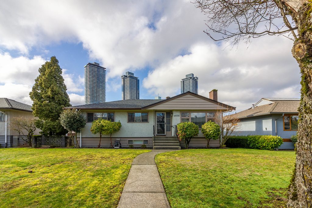 4666 Highlawn Drive, Burnaby North