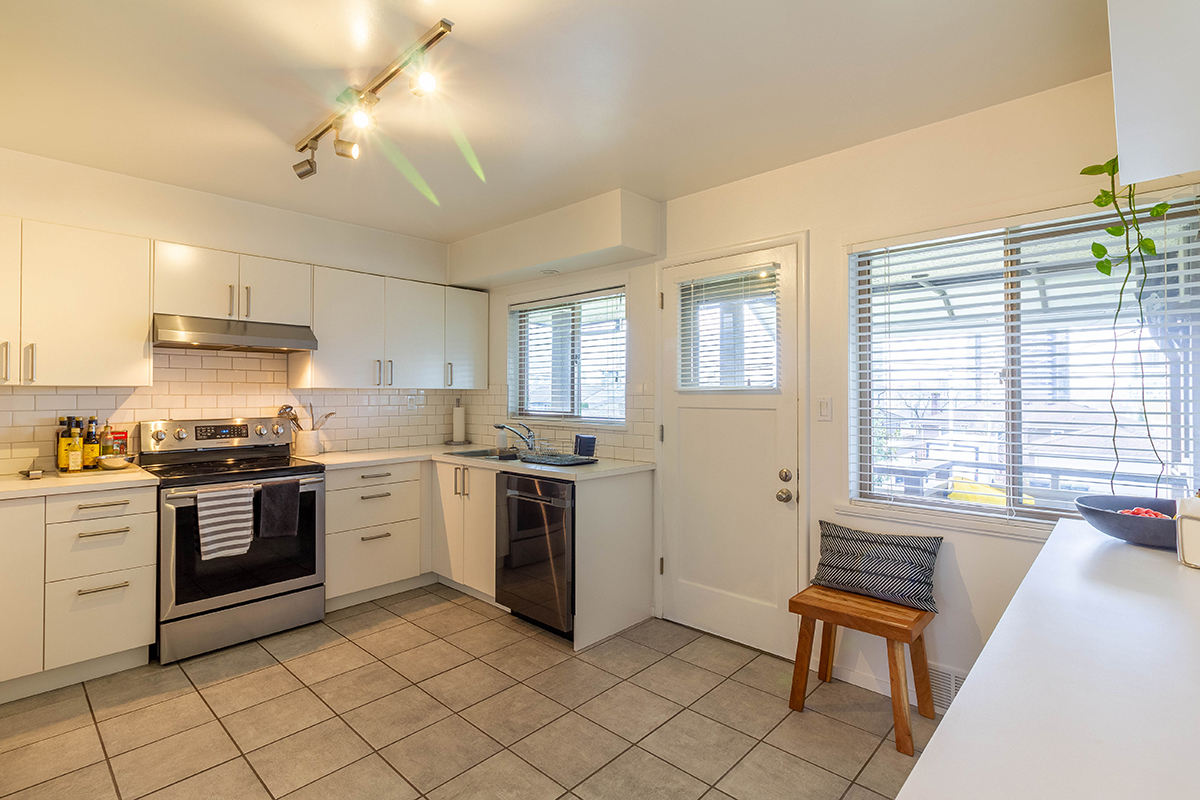 4666 Highlawn Drive, Burnaby North 13
