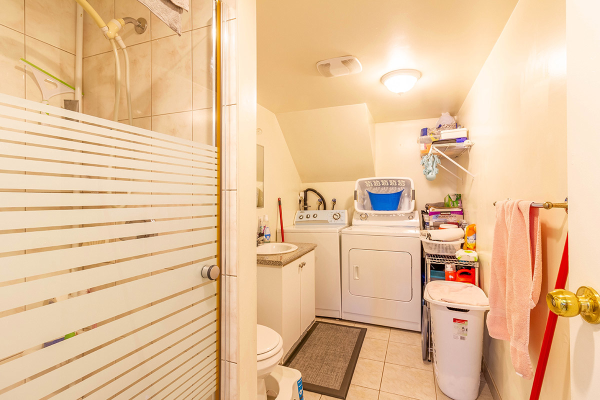 6523 6525 Lochdale Street, Burnaby North 19