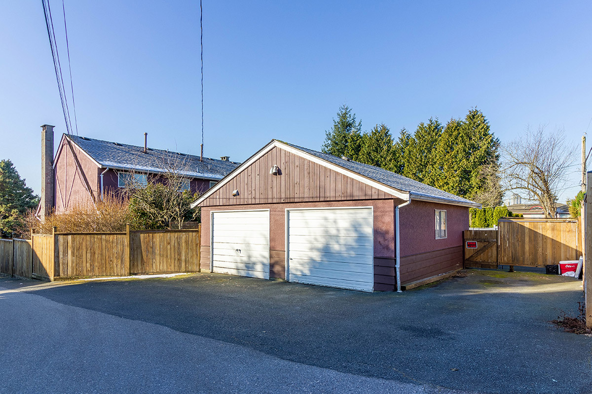 6523 6525 Lochdale Street, Burnaby North 29