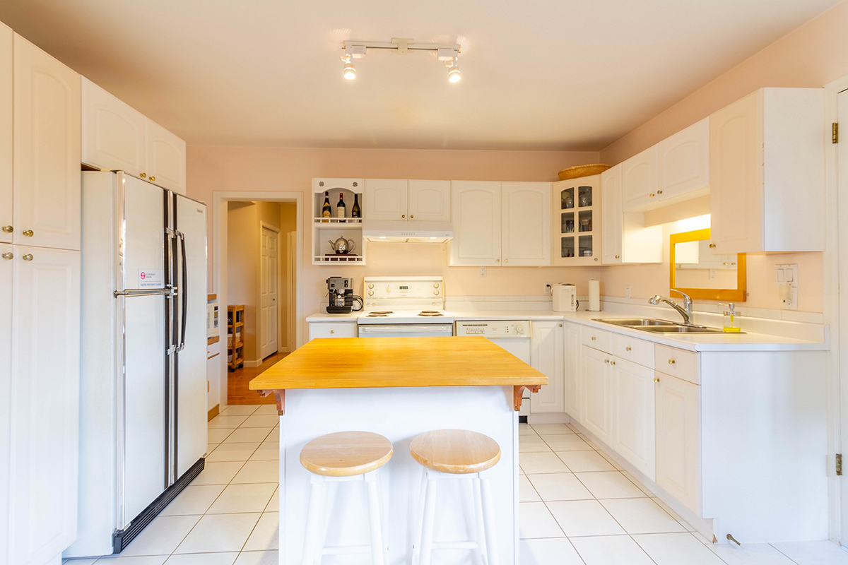 2510 Camrose Drive, Burnaby 10