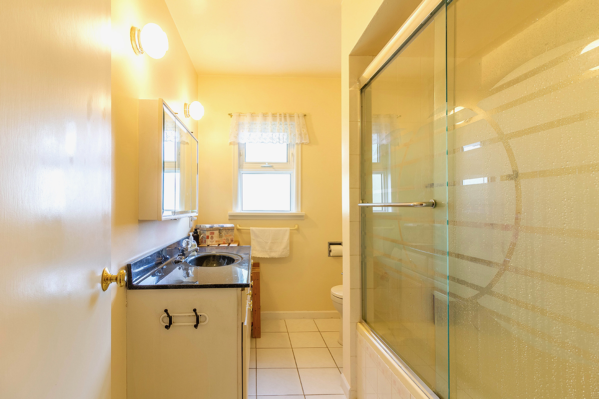 2510 Camrose Drive, Burnaby 15