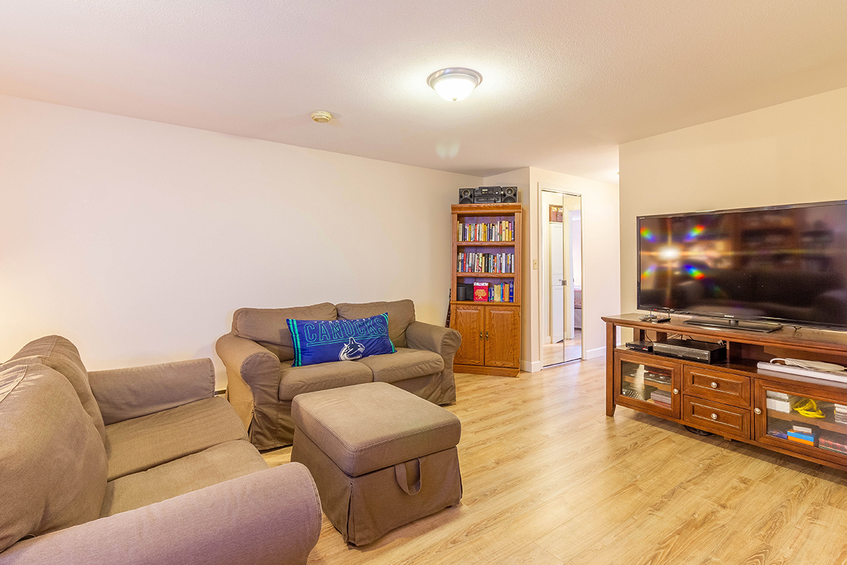 2510 Camrose Drive, Burnaby 23
