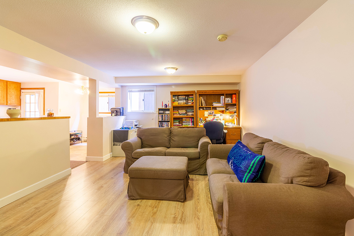 2510 Camrose Drive, Burnaby 24