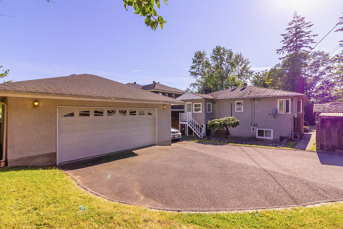 2510 Camrose Drive, Burnaby 34