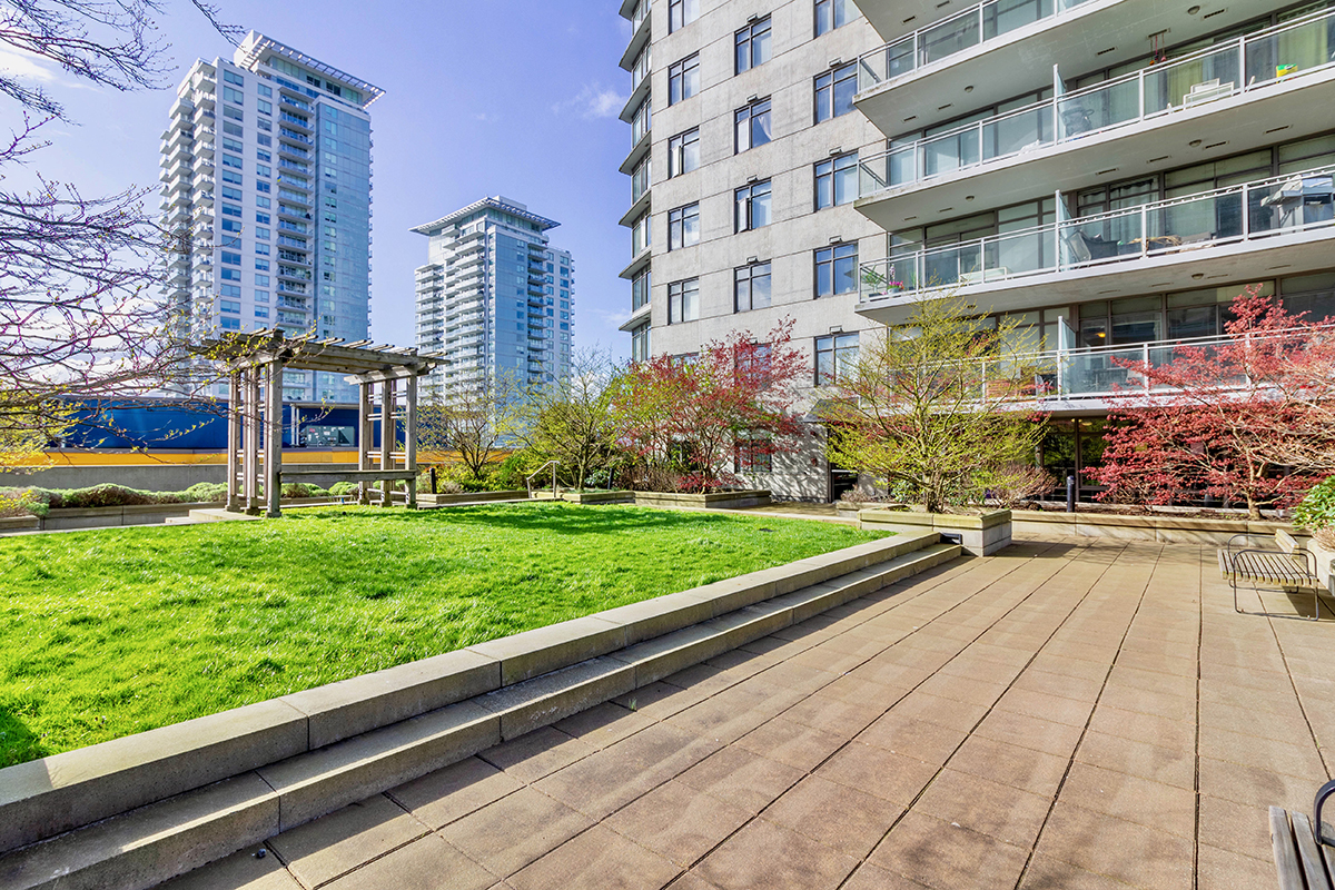 2605 898 Carnarvon Street, New Westminster 18