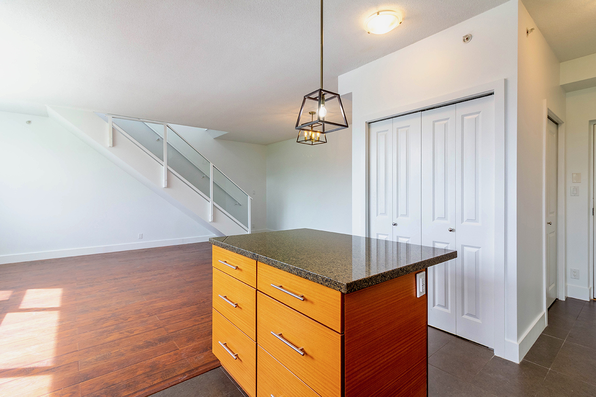 307 2225 Holdom Avenue, Burnaby 8