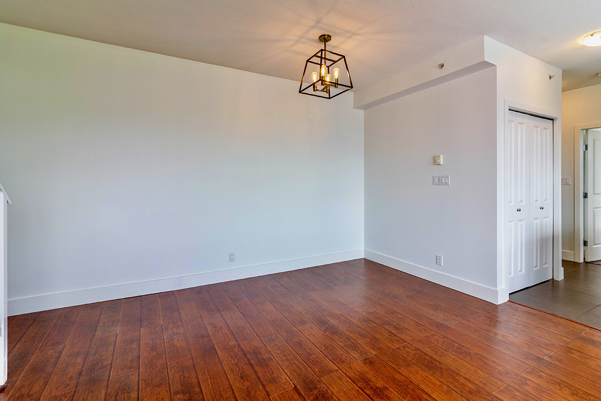 307 2225 Holdom Avenue, Burnaby 4