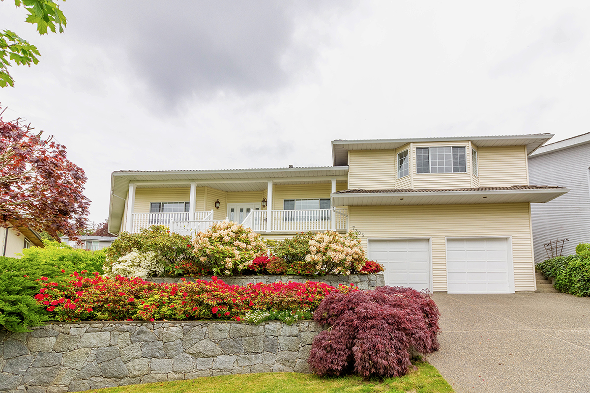 7305 Queenston Court, Burnaby 2