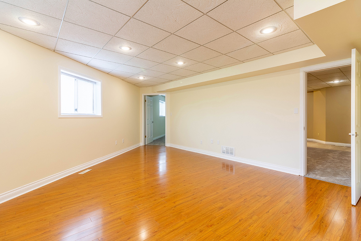 7305 Queenston Court, Burnaby 27