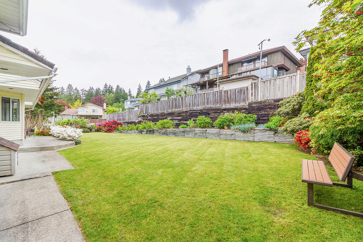 7305 Queenston Court, Burnaby 37