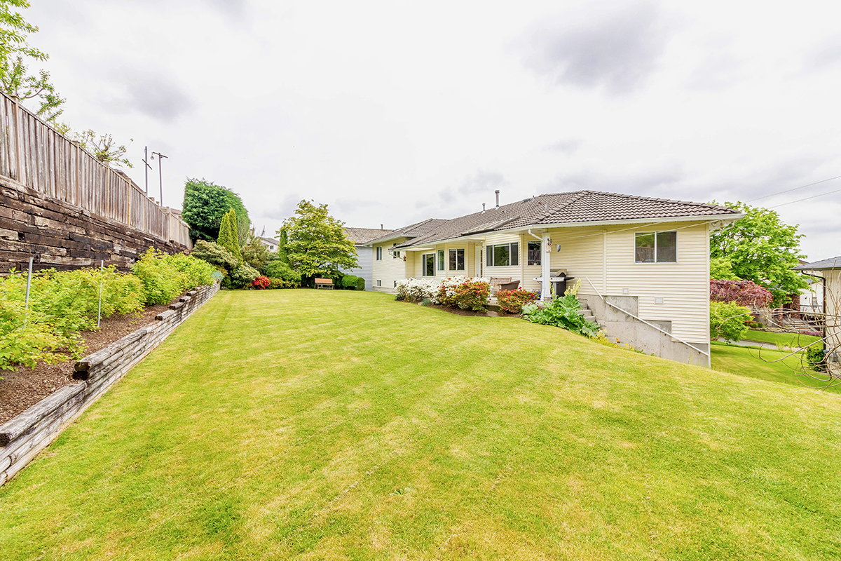 7305 Queenston Court, Burnaby 40