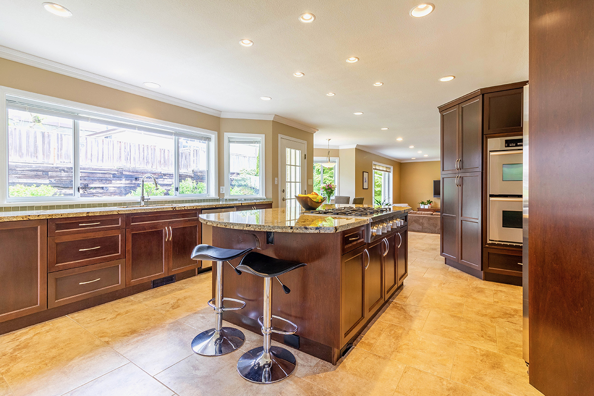 7305 Queenston Court, Burnaby 9