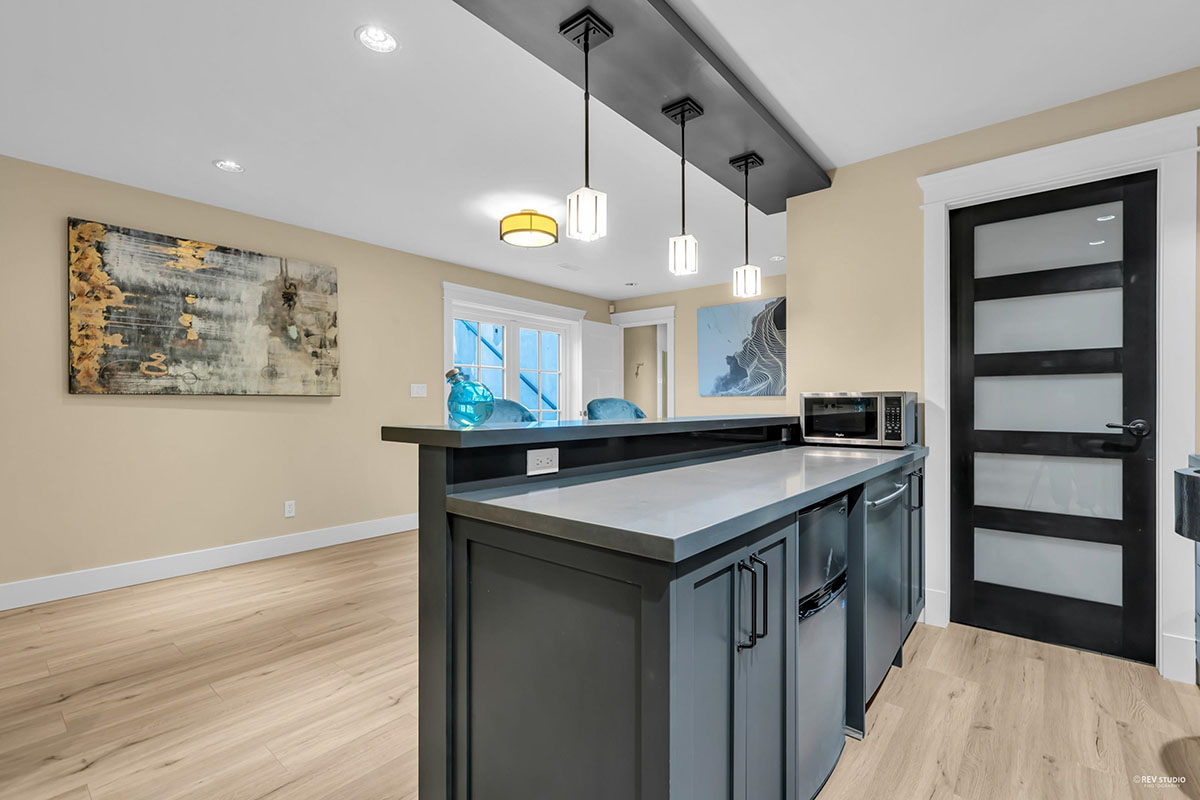 365 Glynde Avenue, Burnaby 16
