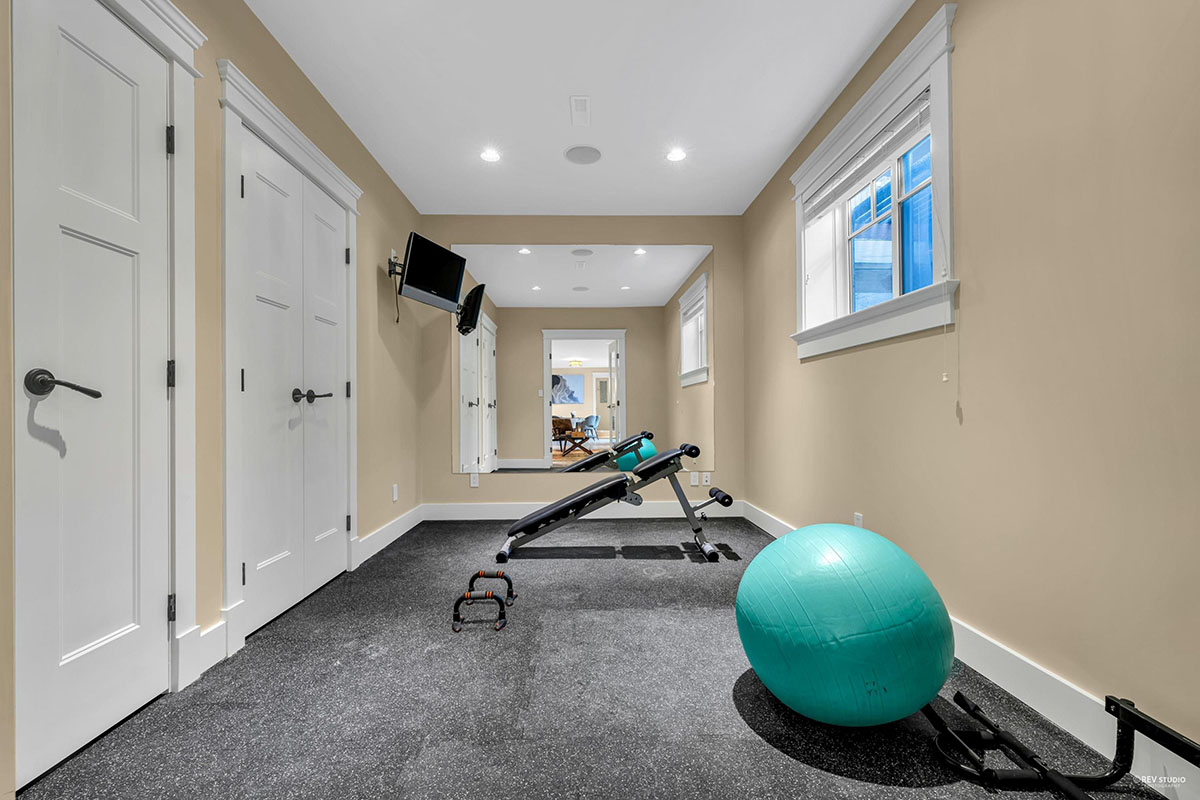365 Glynde Avenue, Burnaby 30