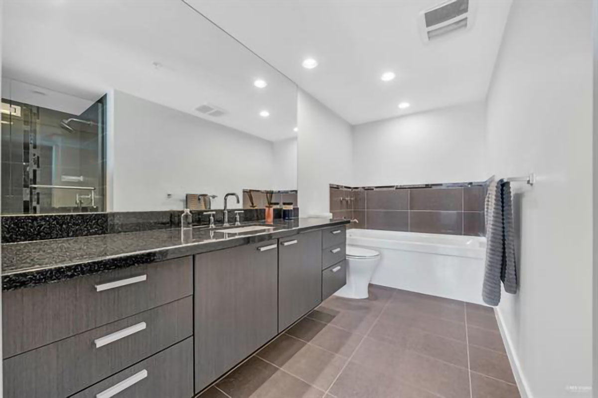 904 2232 Douglas Road, Burnaby 14