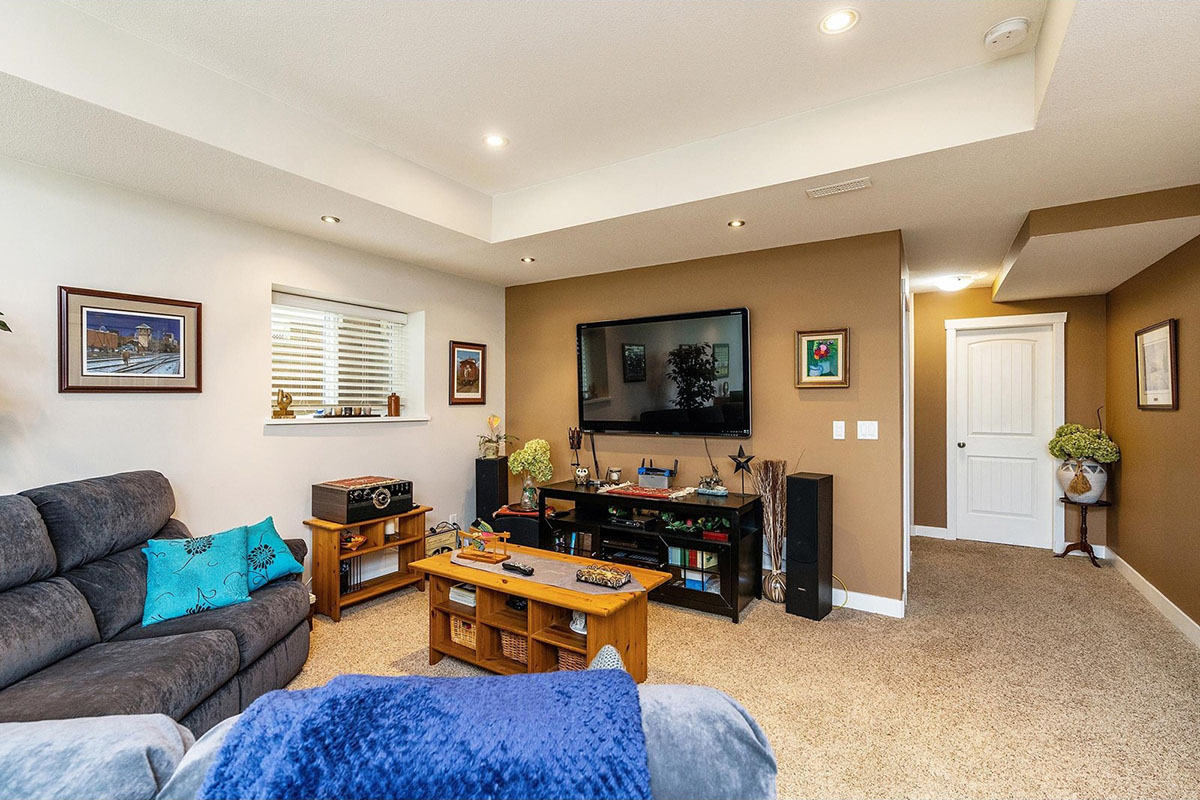 7015 177A Street, Cloverdale 22