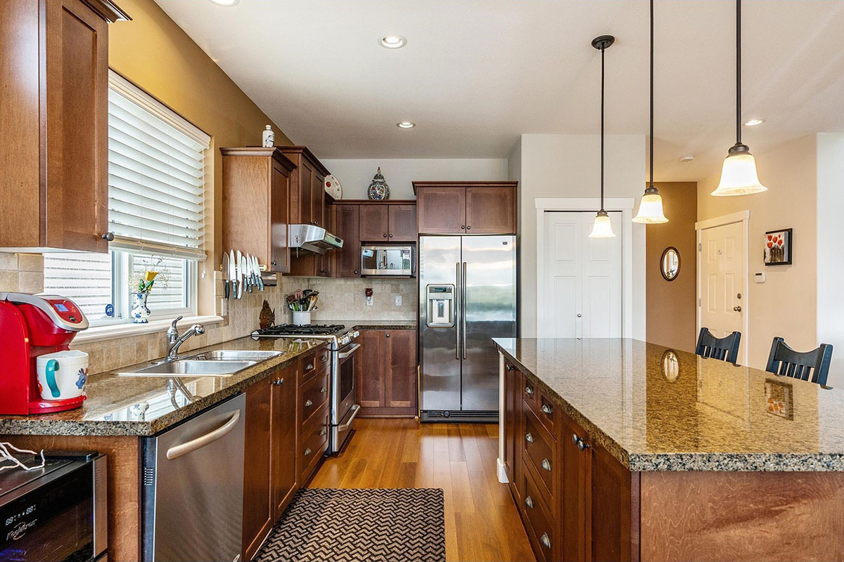 7015 177A Street, Cloverdale 8