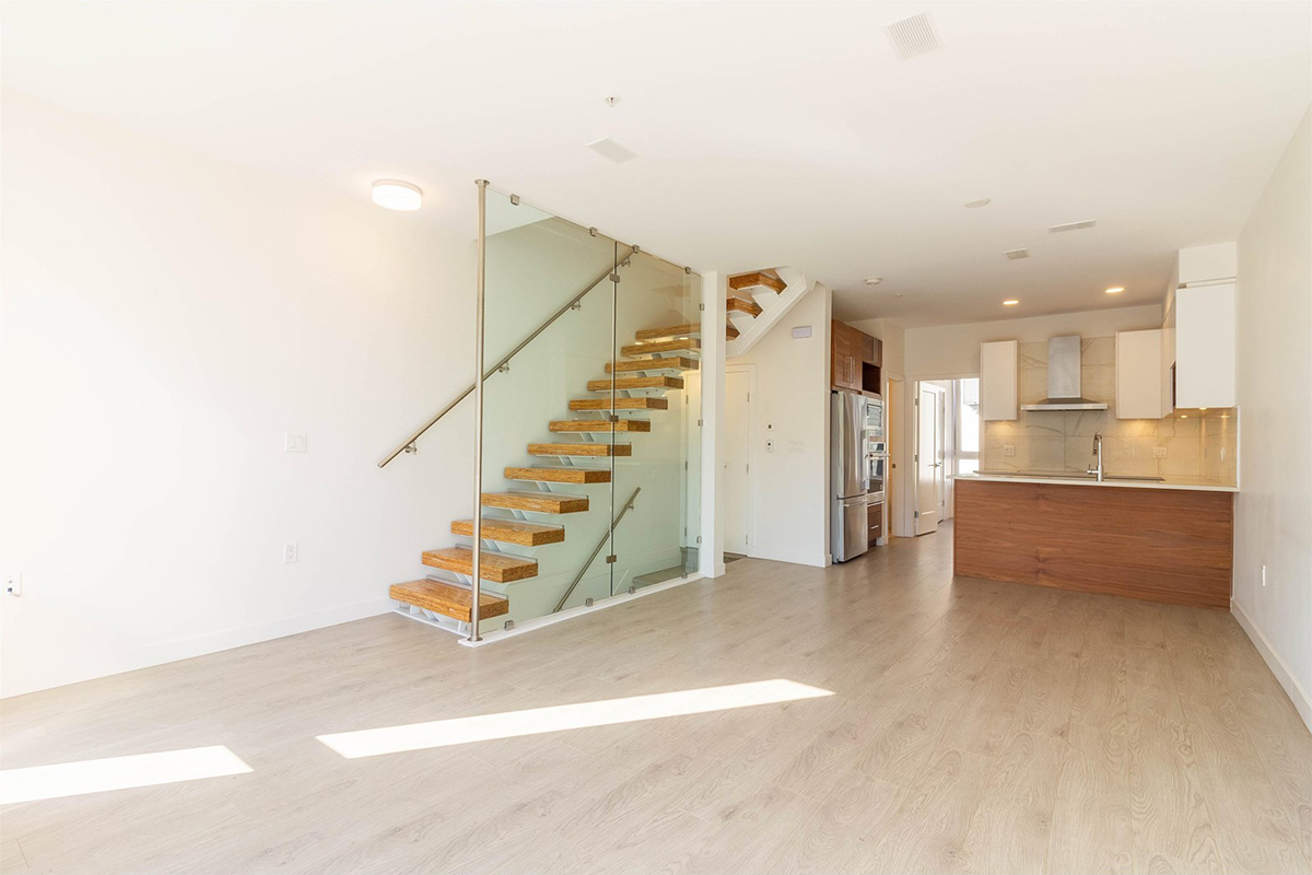 5 720 E 3rd Street, North Vancouver 4