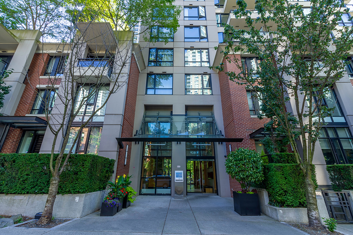 2201 928 Homer Street, Vancouver 32
