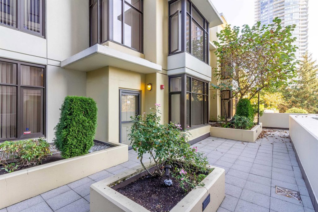 TH3 2088 Madison Avenue, Burnaby
