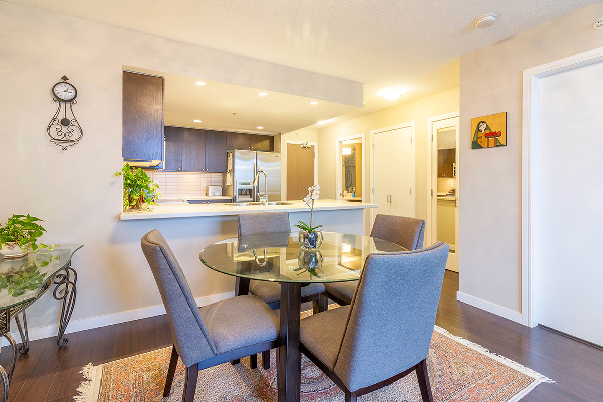 2203 4400 Buchanan Street, Burnaby 9