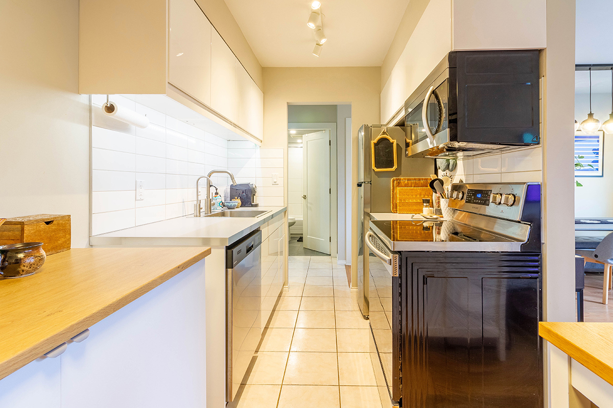 301 241 St. Andrews Avenue, North Vancouver 12