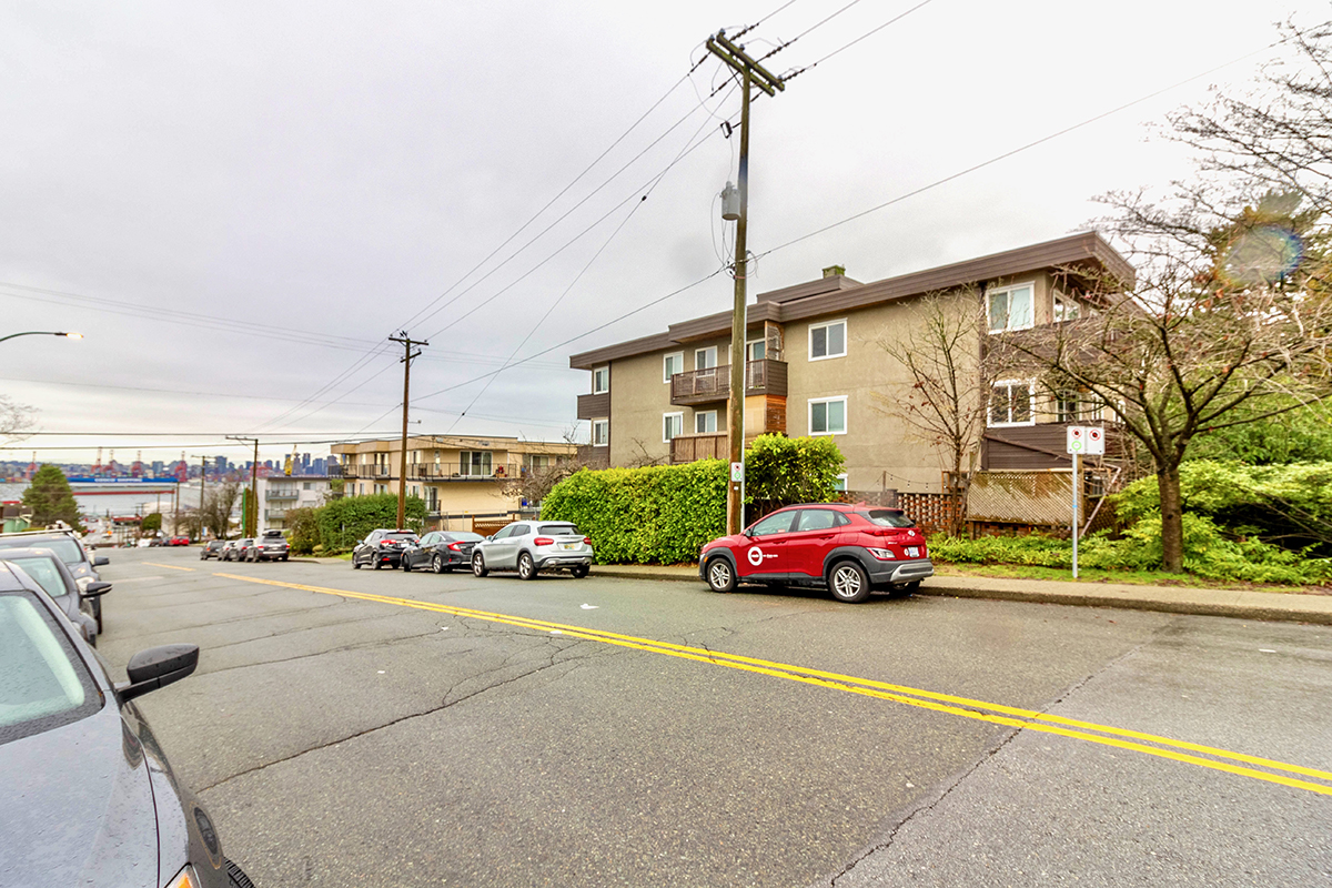 301 241 St. Andrews Avenue, North Vancouver 26
