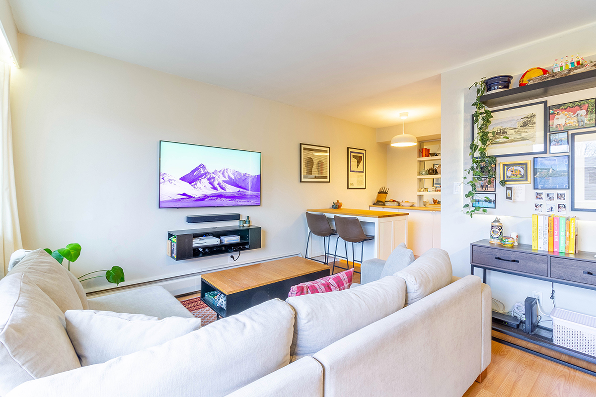 301 241 St. Andrews Avenue, North Vancouver 3