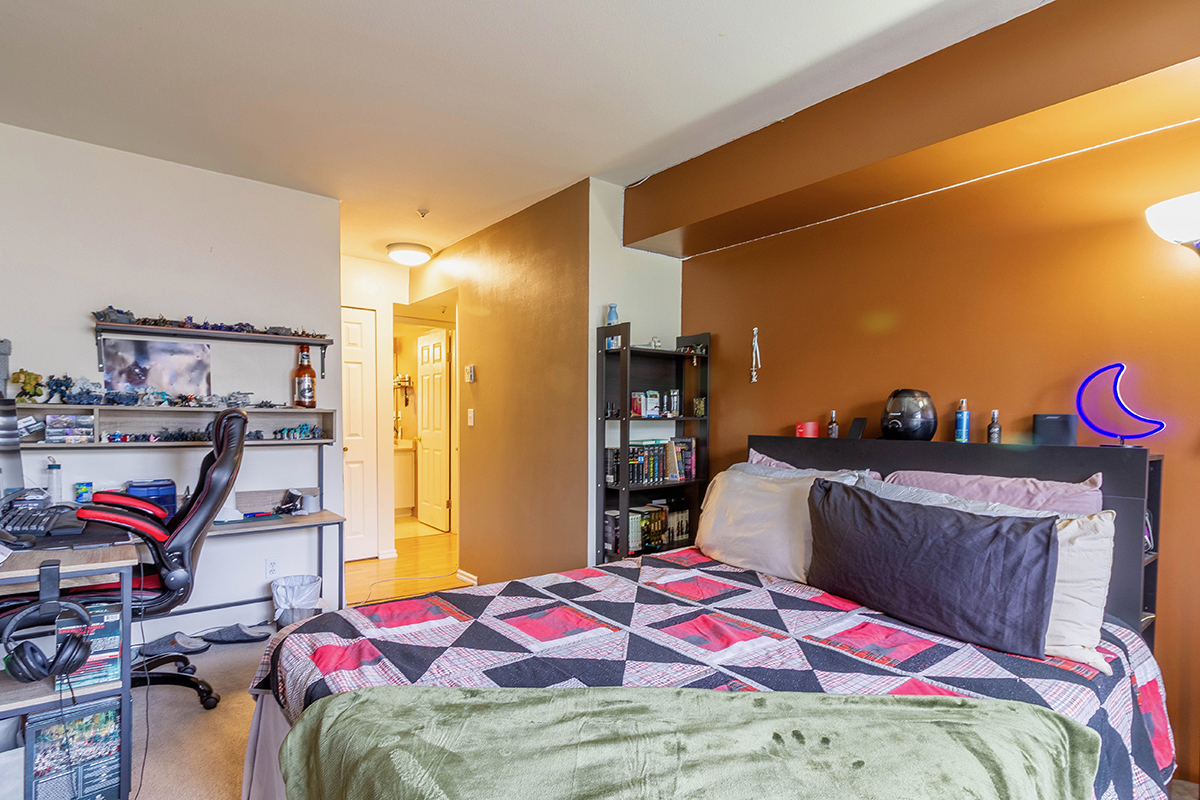 204 10668 138 Street, Surrey 11