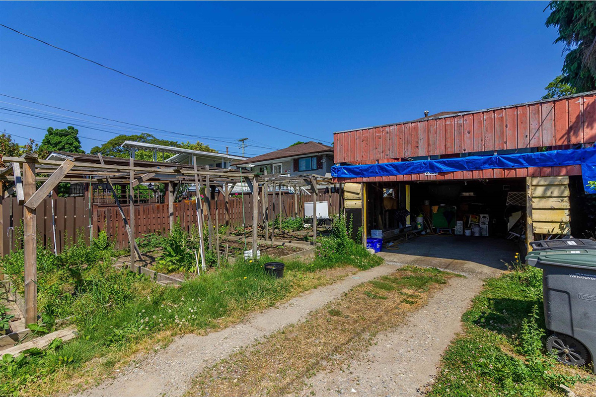 2124 E 8th Avenue, Vancouver 11