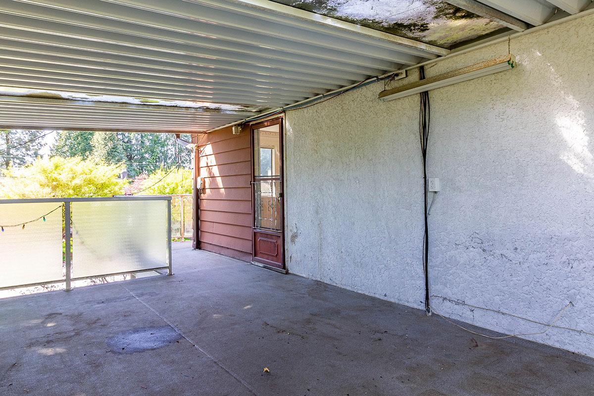 11715 83A Avenue, Delta 11