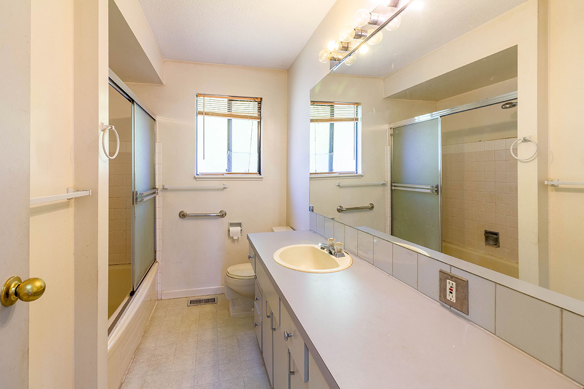 11715 83A Avenue, Delta 17