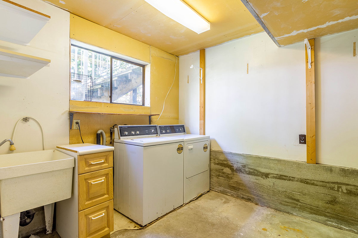 11715 83A Avenue, Delta 23