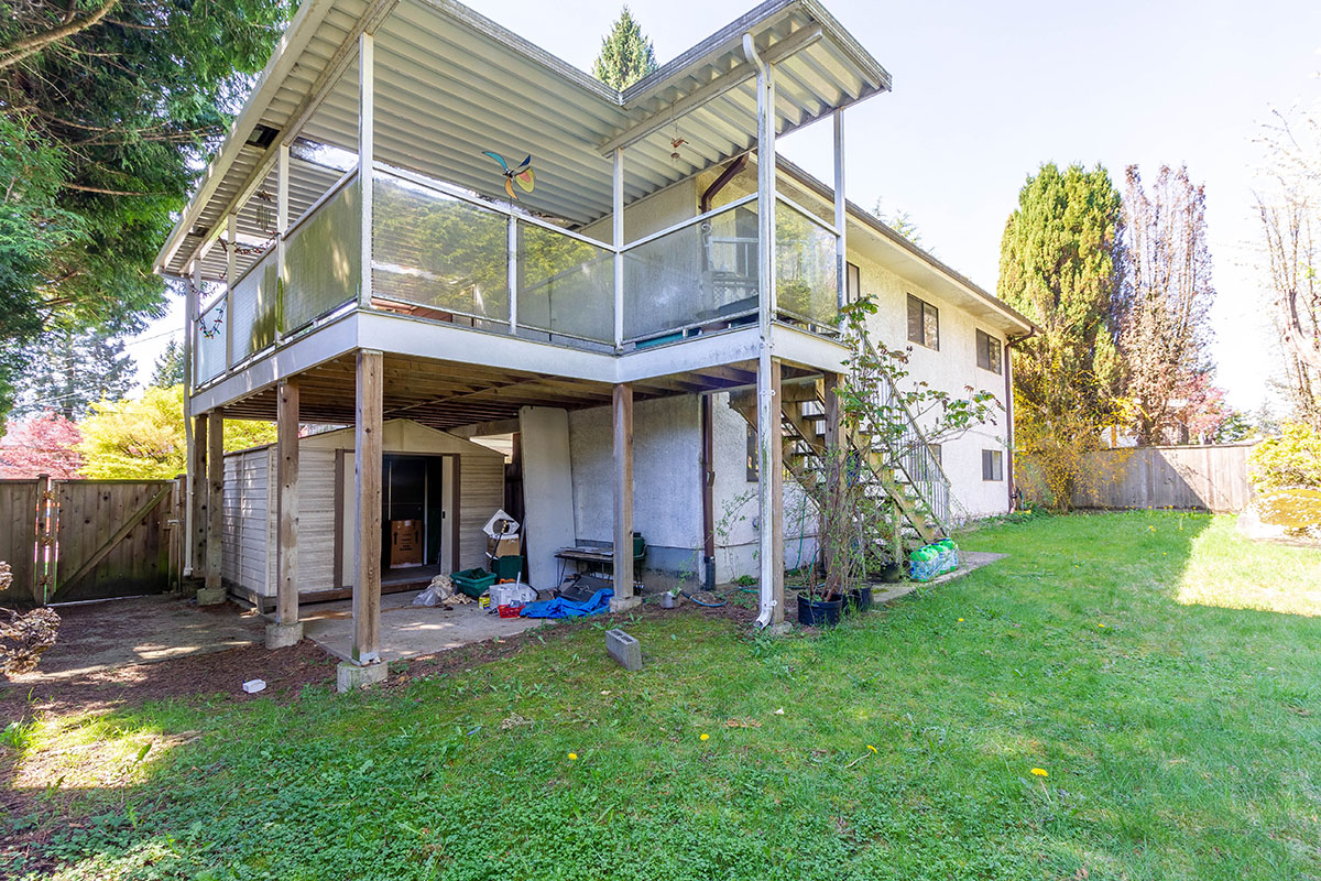 11715 83A Avenue, Delta 25