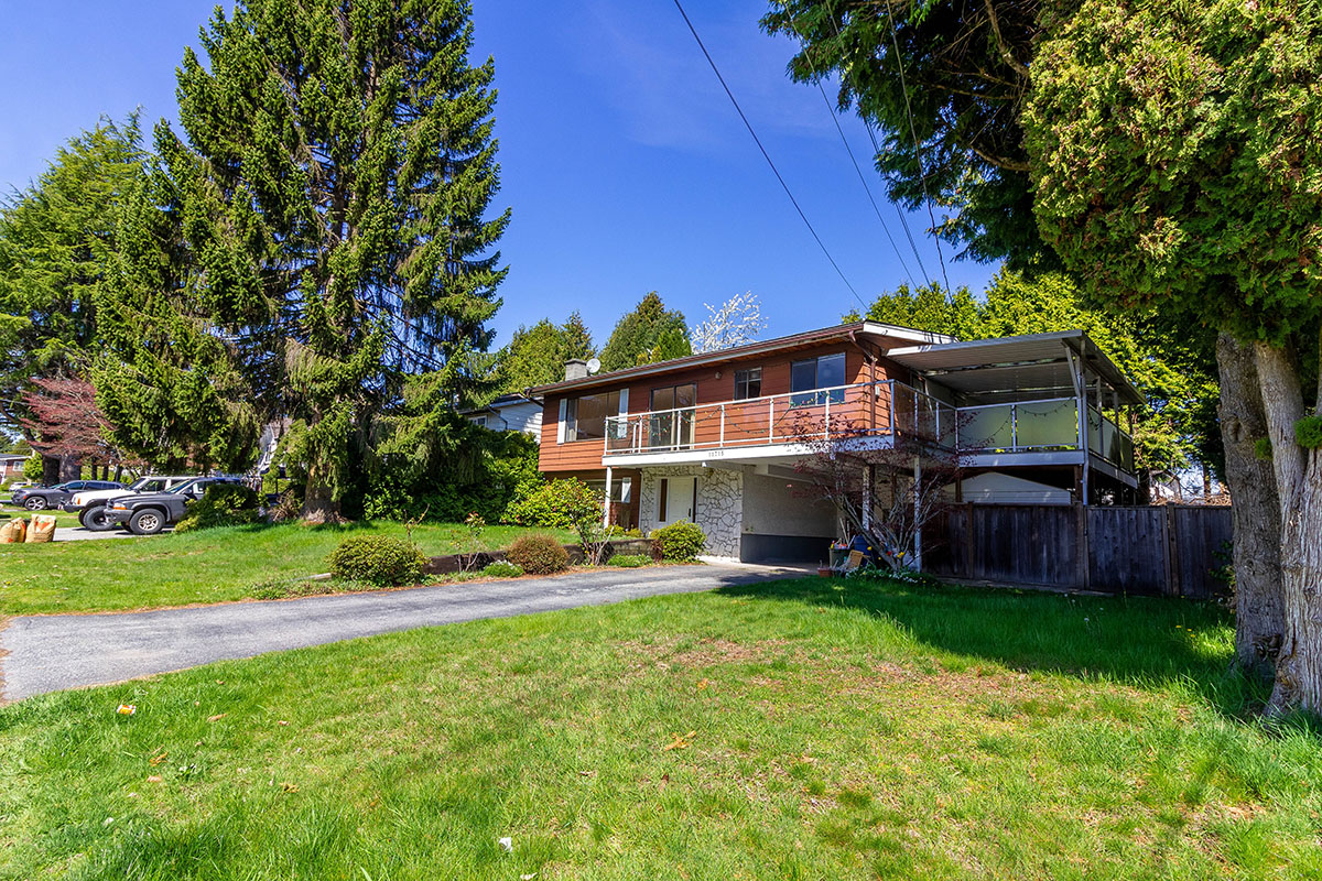 11715 83A Avenue, Delta 30