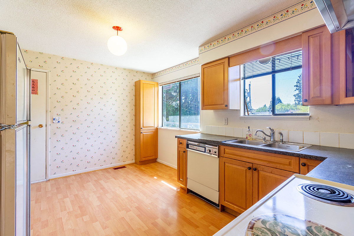 11715 83A Avenue, Delta 7