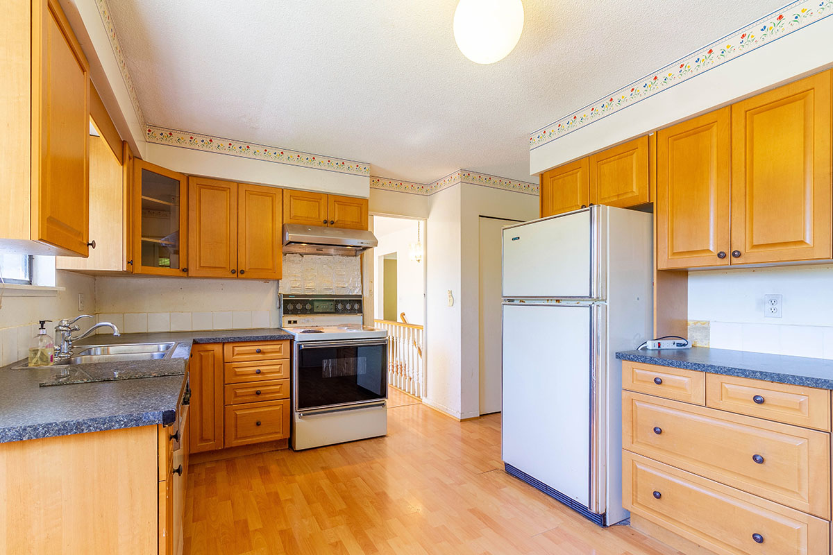11715 83A Avenue, Delta 8
