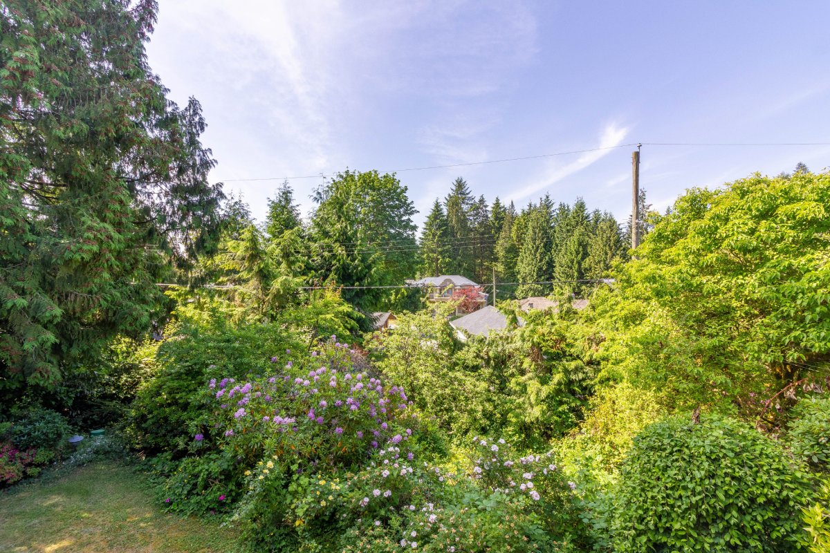 4419 Derby Place, North Vancouver 24