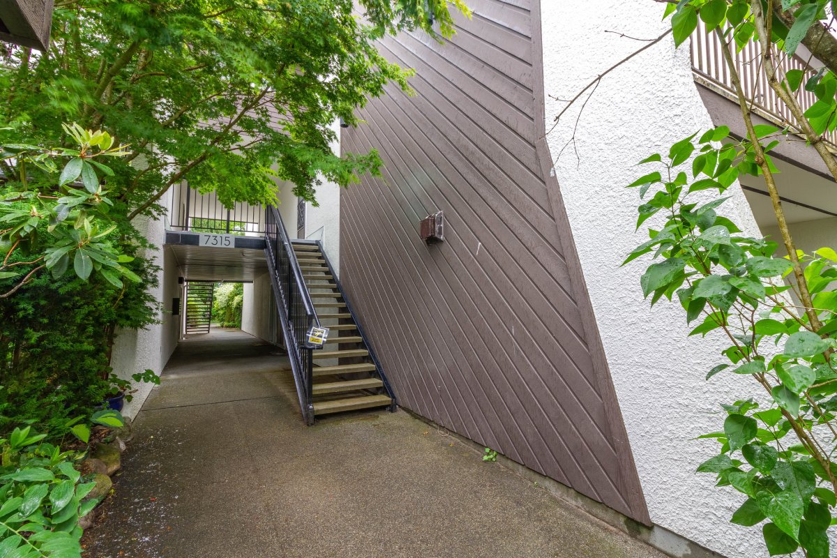 8 7315 Montecito Drive, Burnaby 26