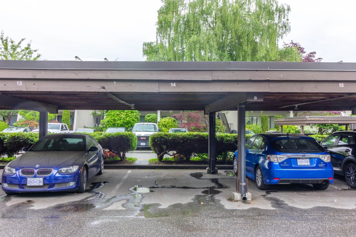8 7315 Montecito Drive, Burnaby 27