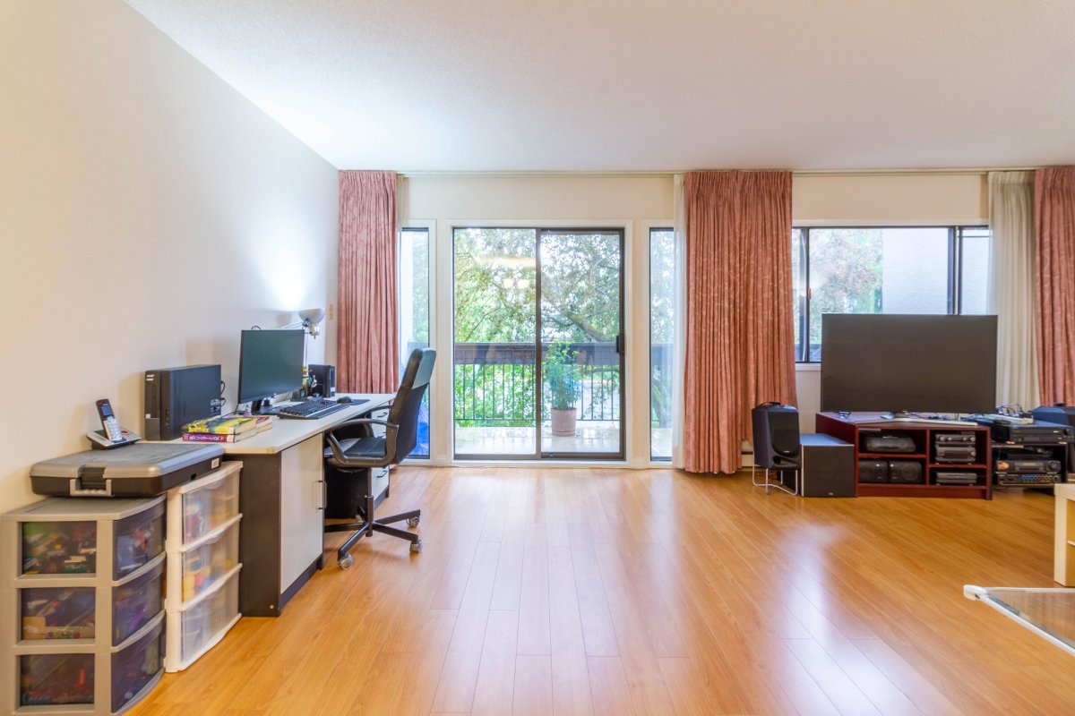 8 7315 Montecito Drive, Burnaby 3