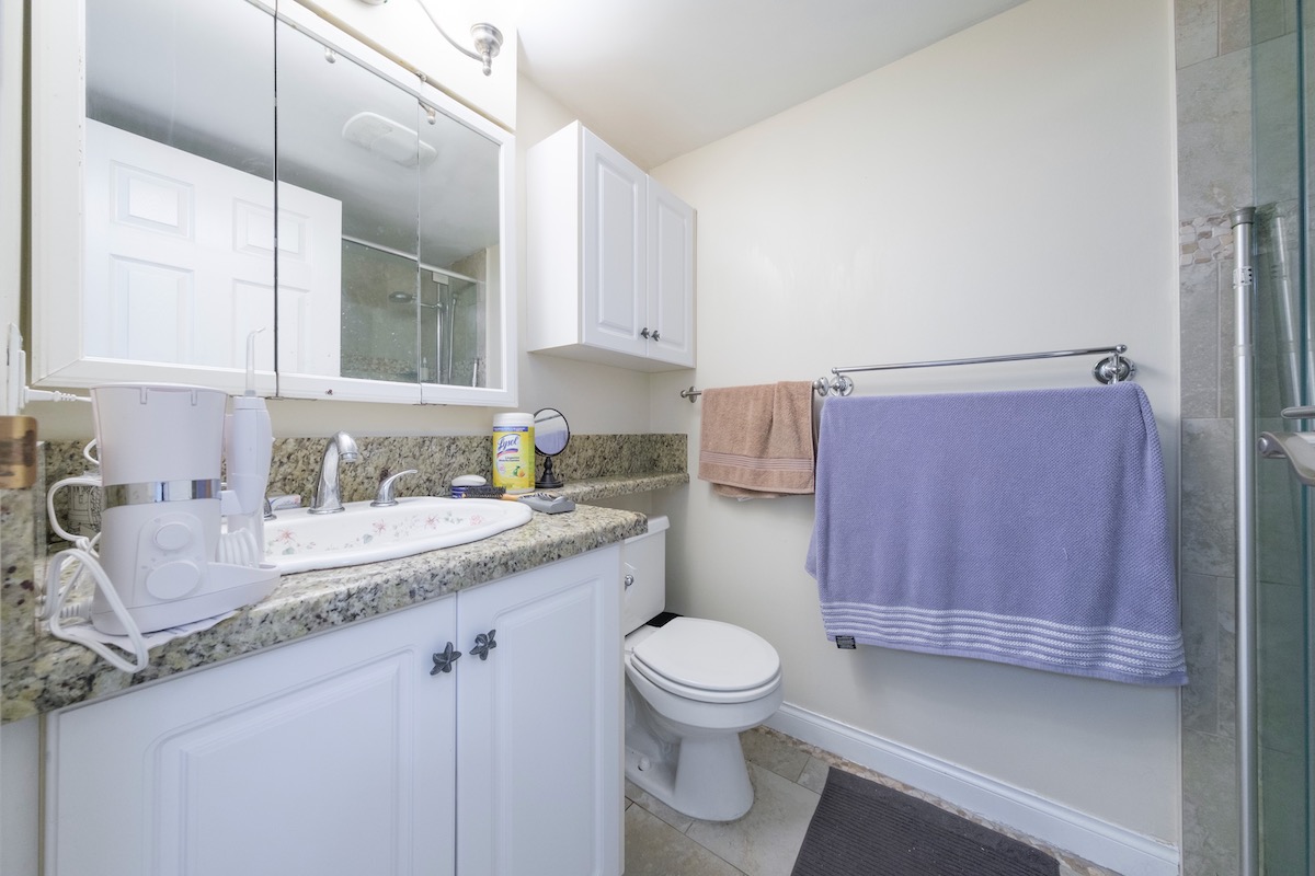 209 8700 ACKROYD ROAD 16