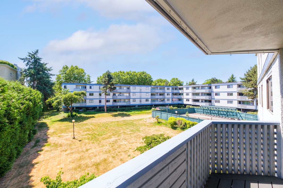 209 8700 ACKROYD ROAD 19