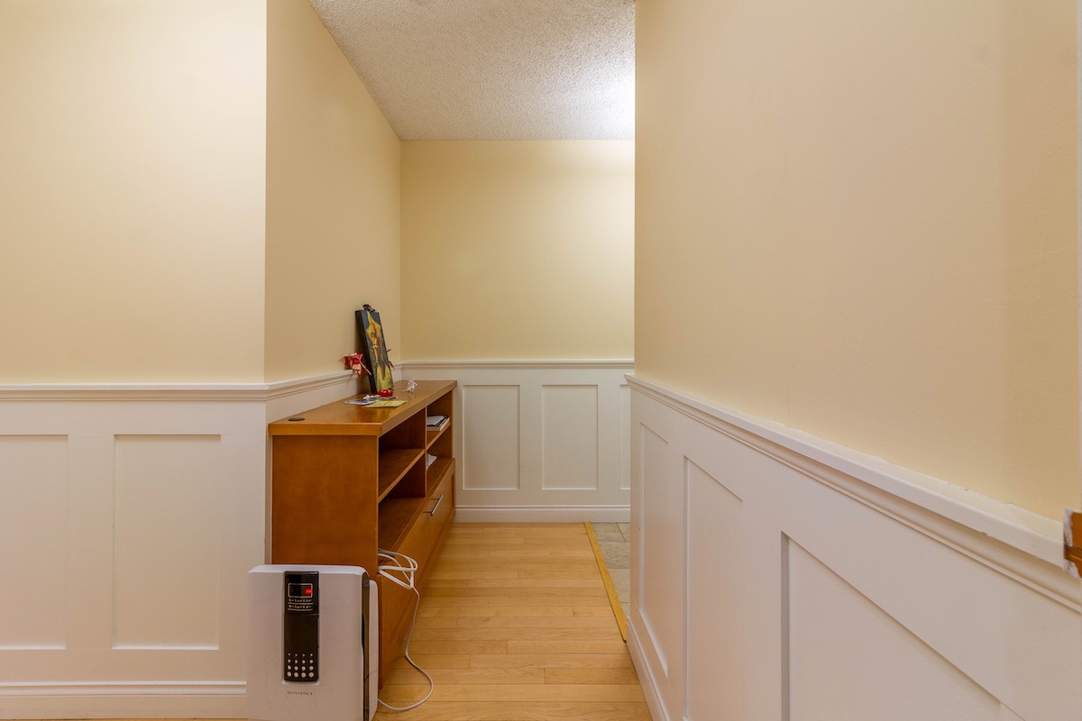 209 8700 ACKROYD ROAD 27