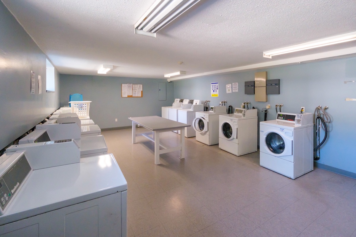 209 8700 ACKROYD ROAD 30