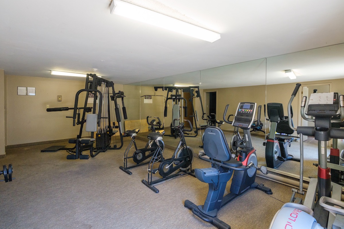 209 8700 ACKROYD ROAD 31